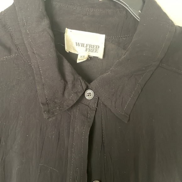 Woman’s shirt - Picture 2 of 2